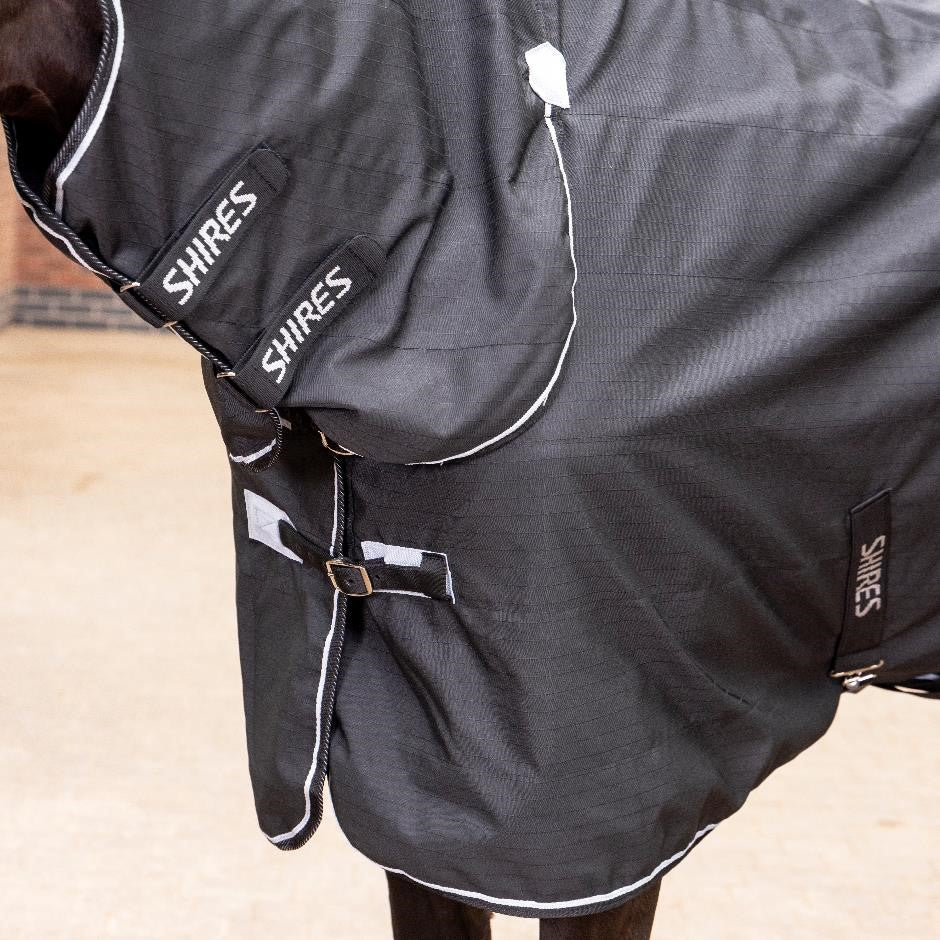 Shires Tempest Plus Lite 0g Stable Rug Black
