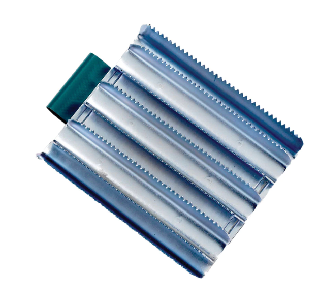 Lincoln Military Metal Curry Comb