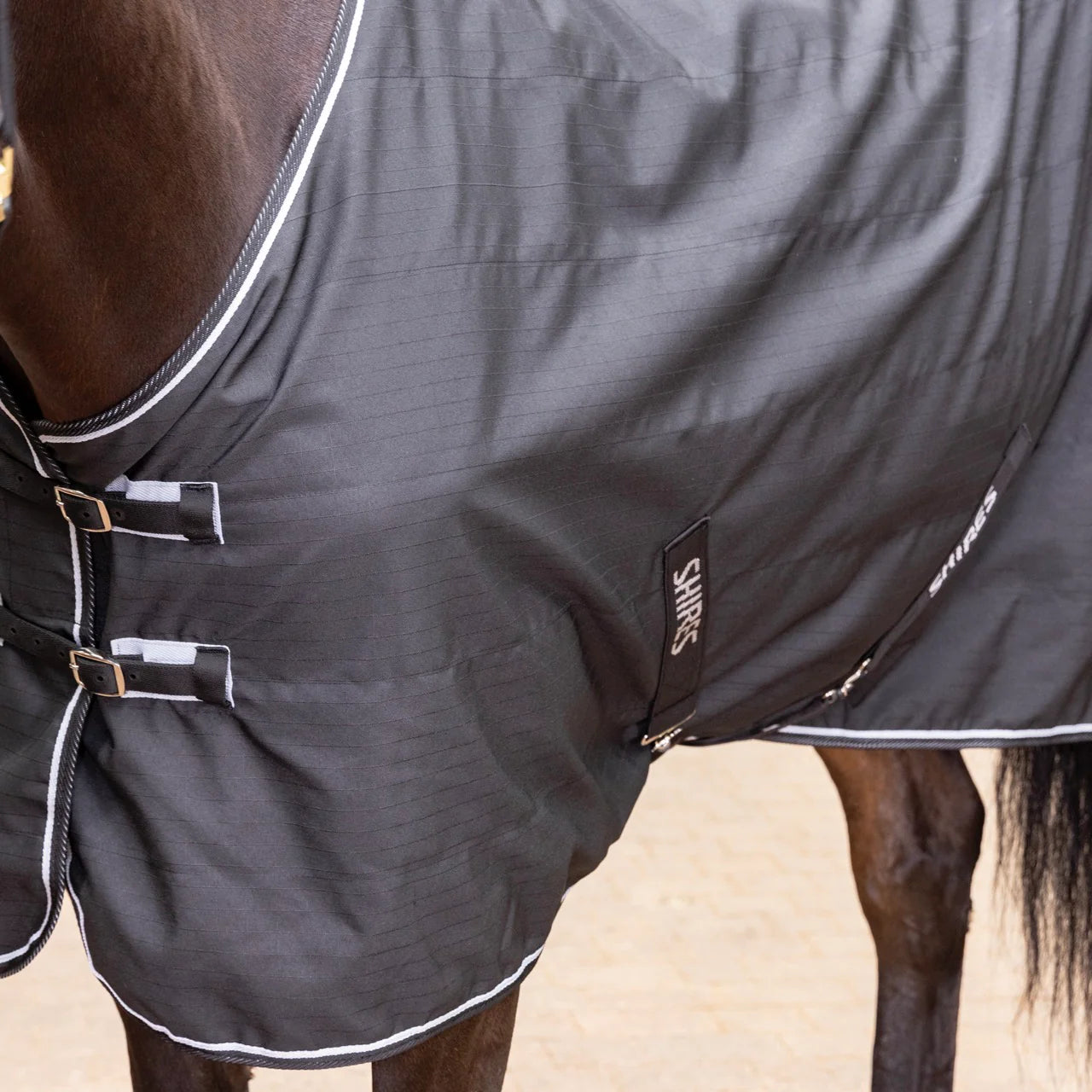 Shires Tempest Original Lite 0g Stable Rug Black