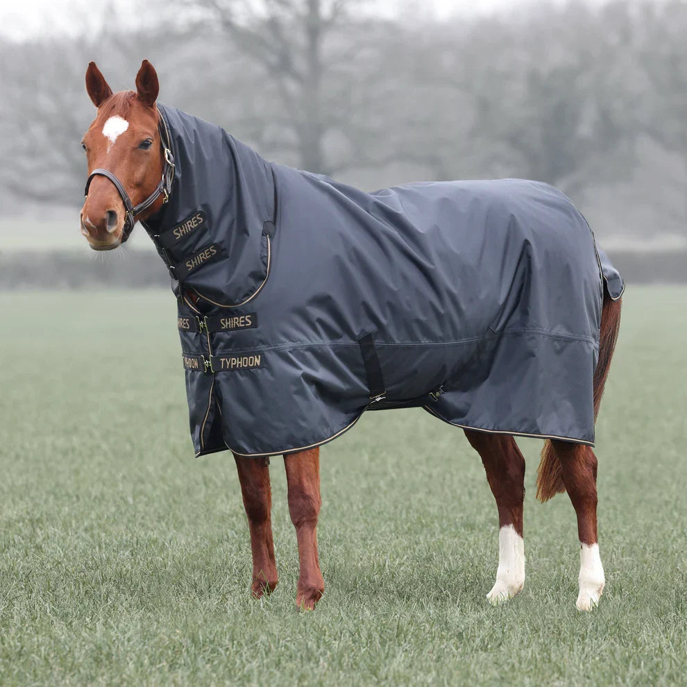Shires Typhoon 50g Turnout Rug & Neck Set Black