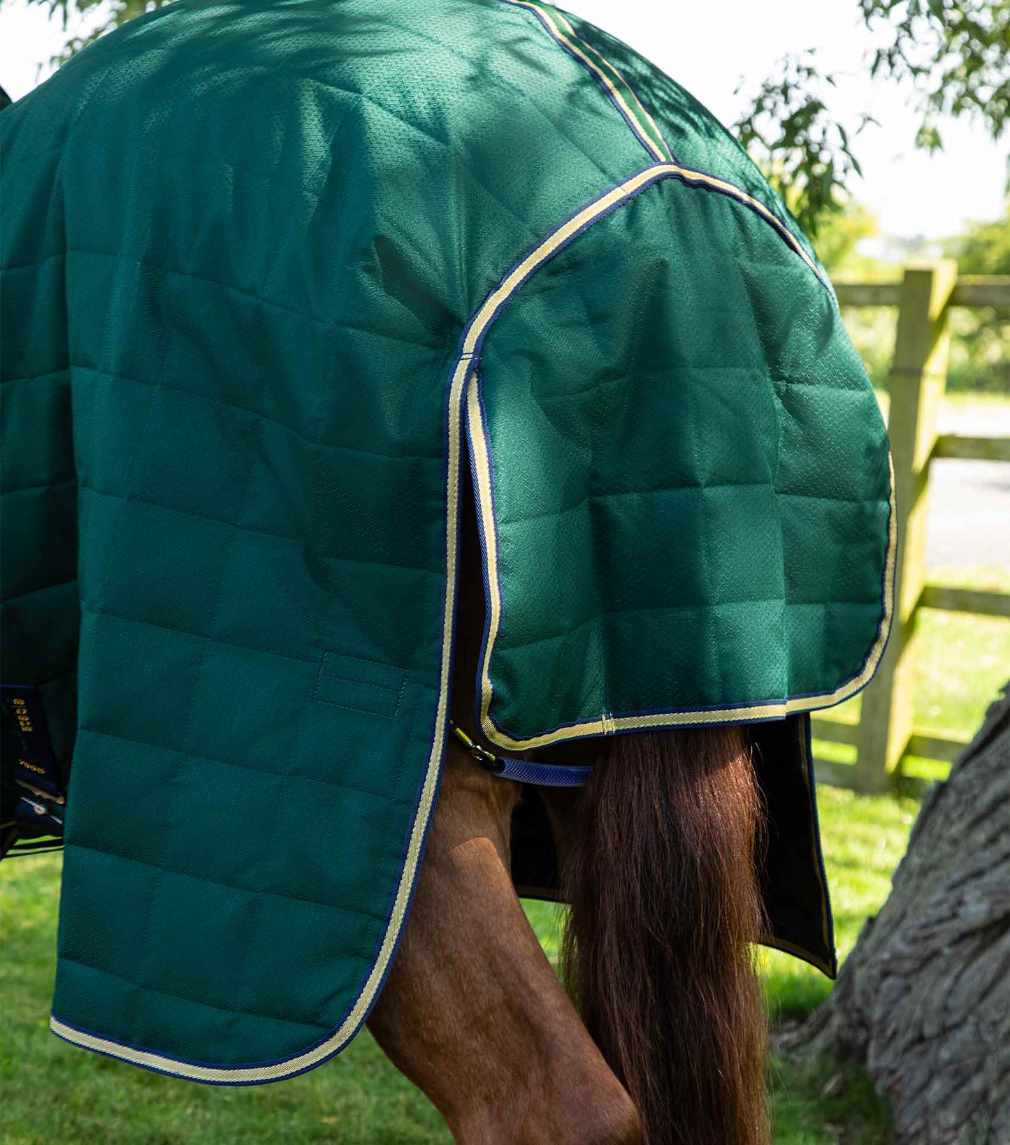 Premier Equine Lucanta 200g Stable Rug with Neck Cover
