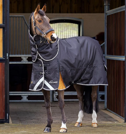 Shires Highlander Plus 200g Turnout Rug & Neck Set Black