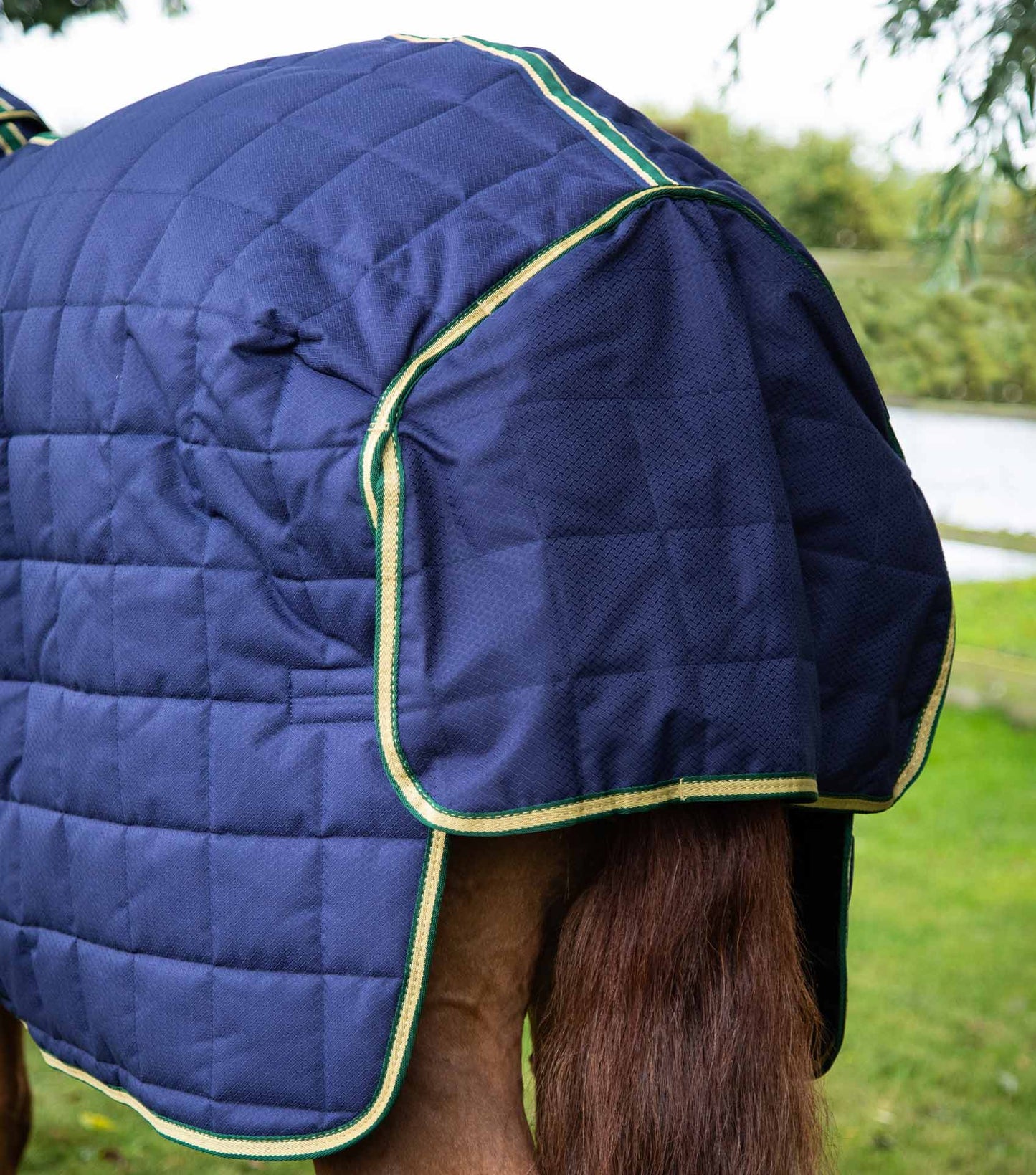 Premier Equine Lucanta 450g Stable Rug with Neck Cover